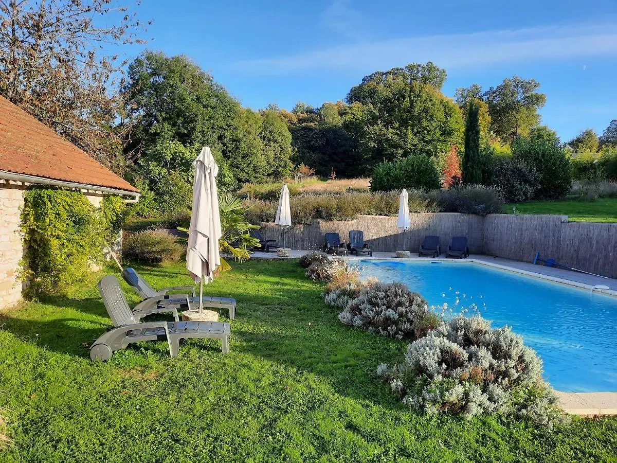 Holiday home Gite De L'Ane Papillon-3 Chb- Piscine-Jardin Saint-Cirq-Souillaguet